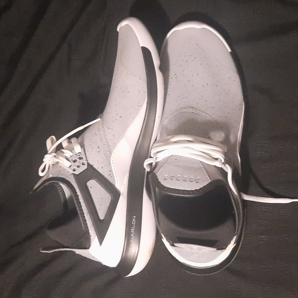 Jordan Fly 89 Wolf Grey - Picture 2 of 9